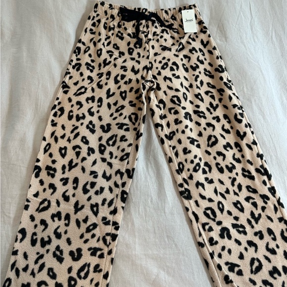 Pajamas Set - Picture 4 of 10